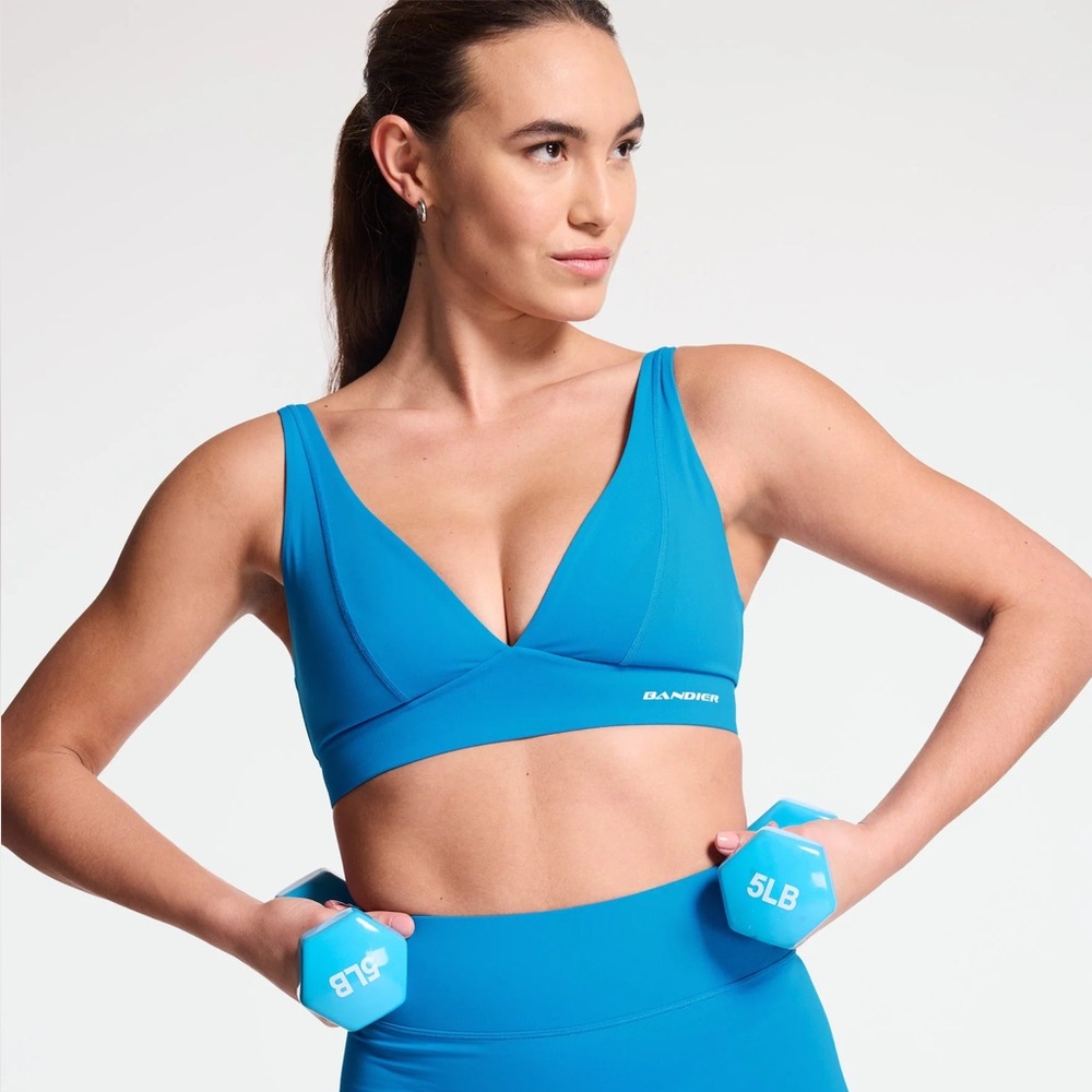 Bandier V-Neck Plunge Bra